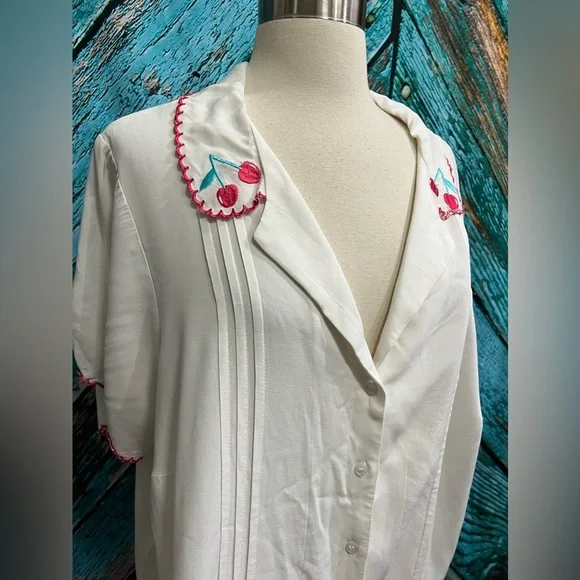 ModCloth Retro 1950s Red Cherry Embroidered Collar Button Down Shirt Blouse - Picture 8 of 10